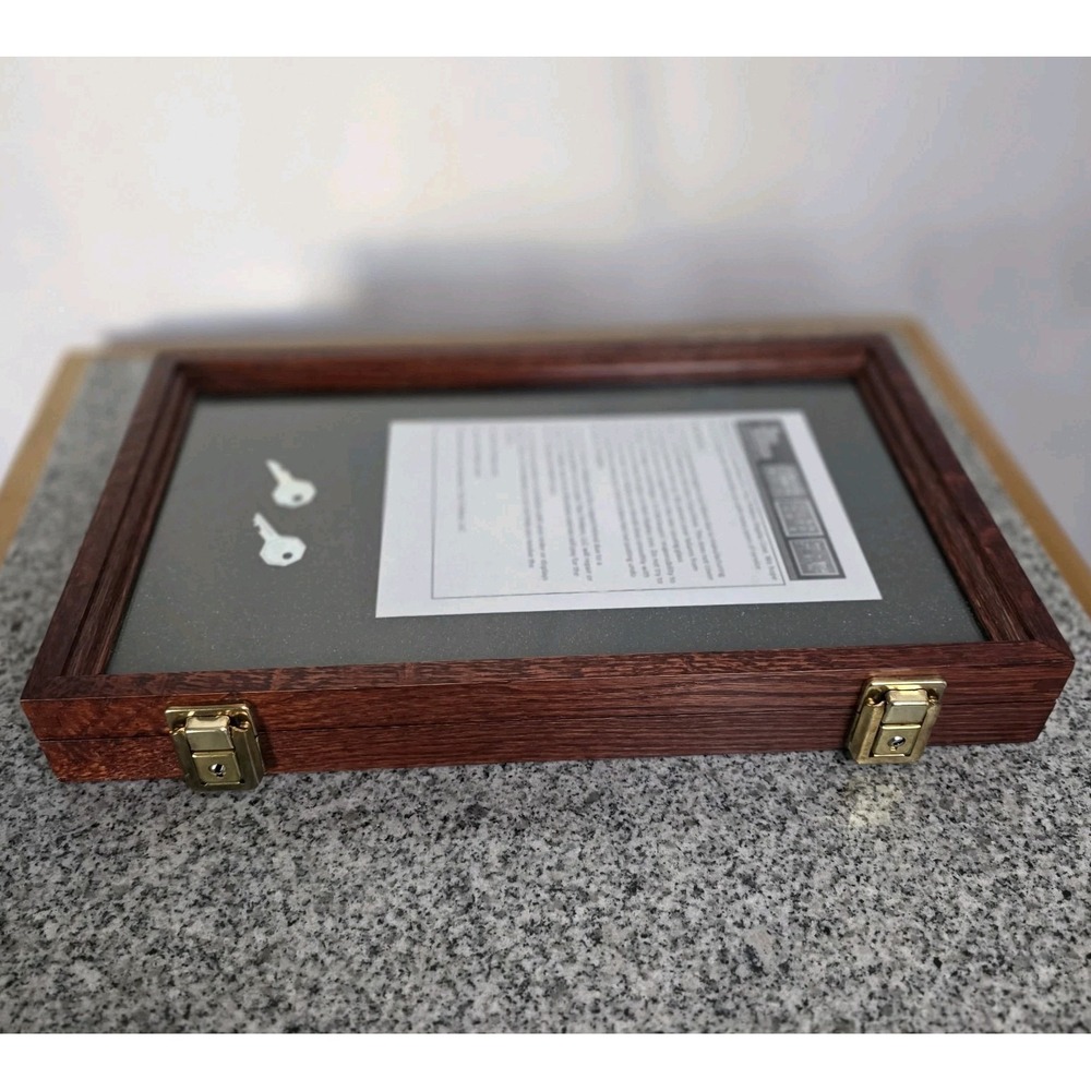 Two‎ Timbers Medium Display Case Cherry Finish 2"x9"x15" NEW